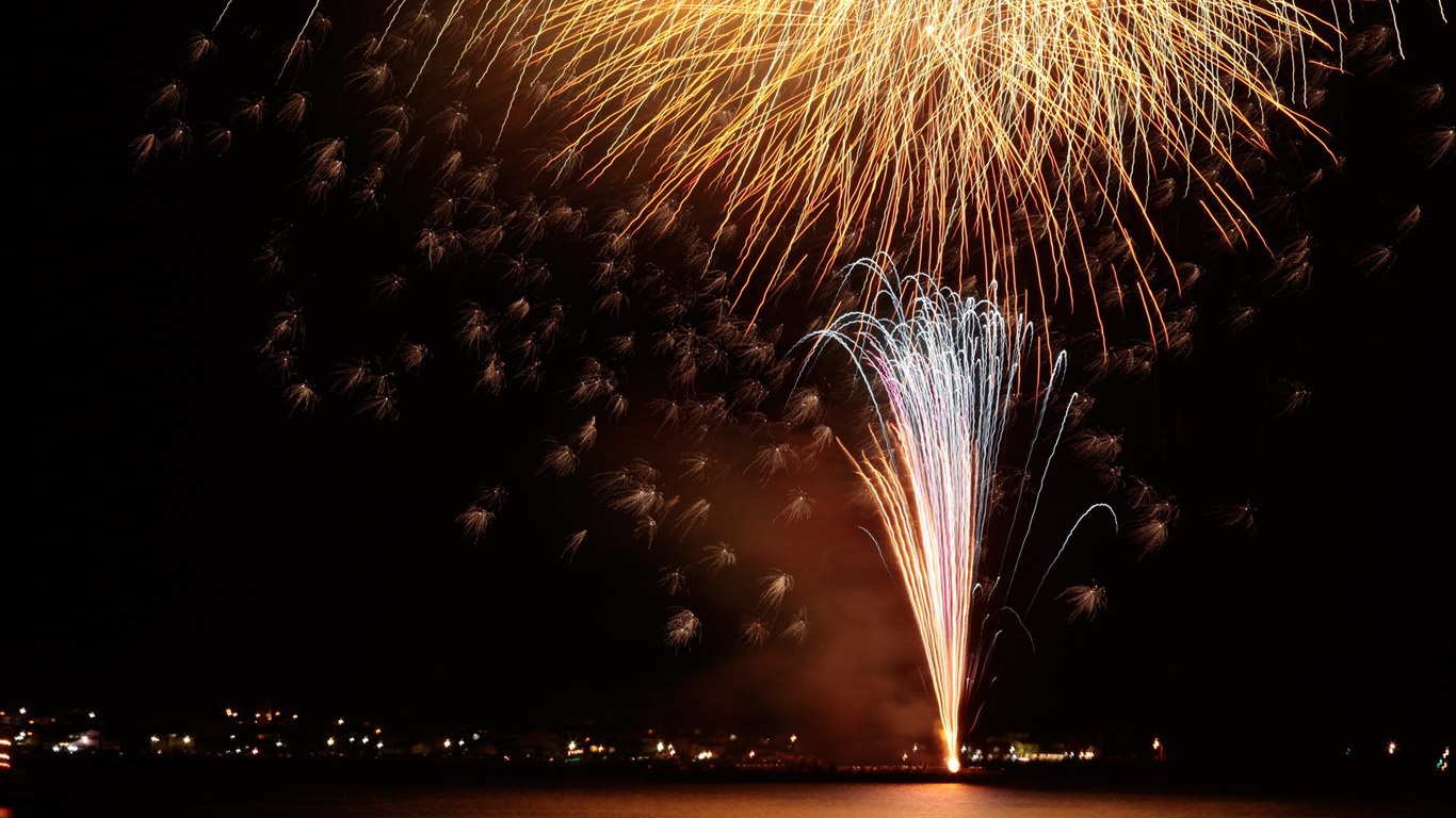 279009_128074693948749_1000